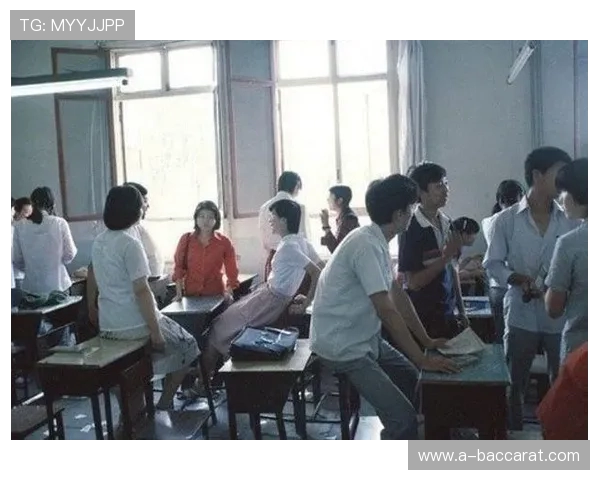 夜晚与爷爷一起玩耍的温馨室内小游戏推荐,增进亲情互动与欢乐时光 夜晚与爷爷一起玩耍的温馨室内小游戏推荐,增进亲情互动与欢乐时光